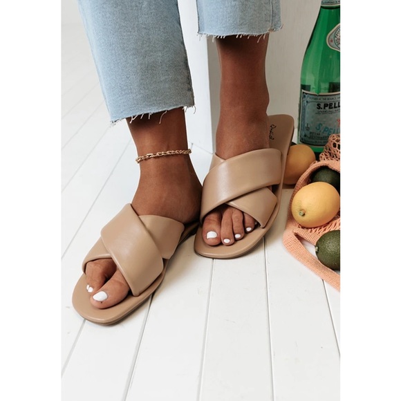 Padded criss cross strap sandals slides slip on - Picture 4 of 11